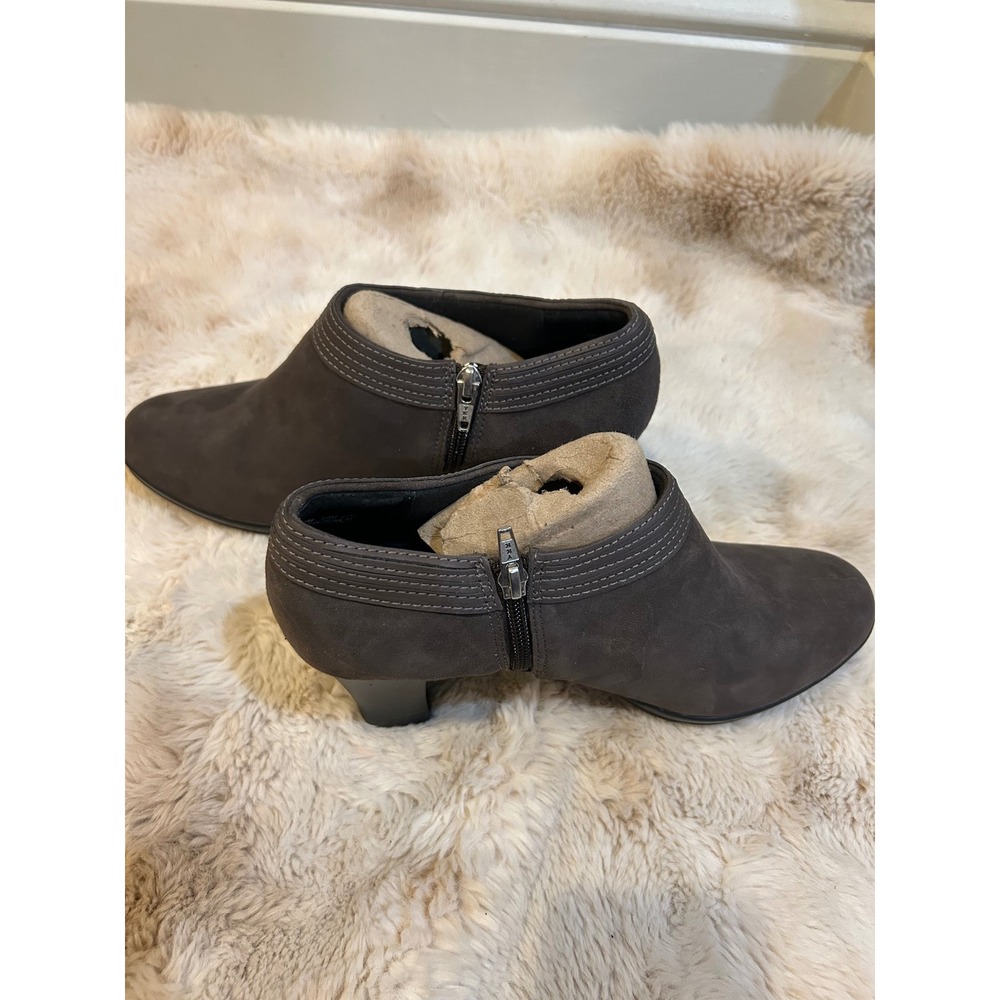 Clarks Ankle Booties Heeled Comfort‎ Everyday Shoes Gray Size Size
